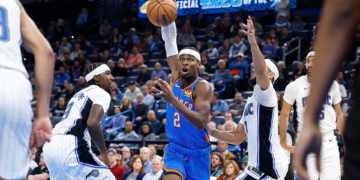 Shai passando pela defesa do Orlando Magic