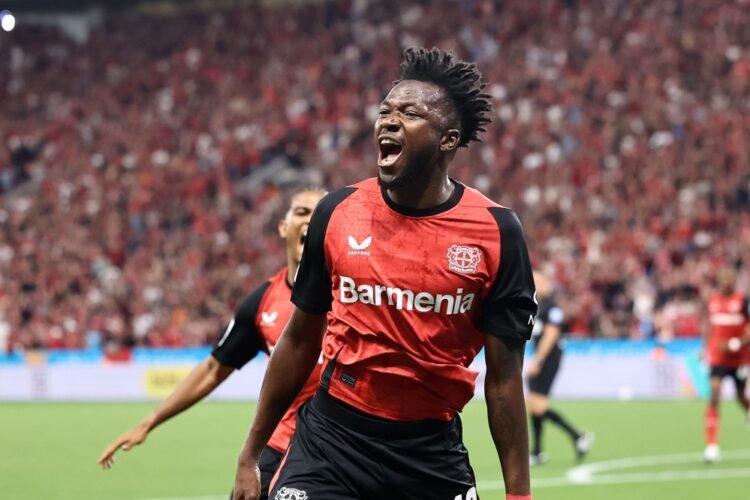 Edmond Tapsoba, jogador do Eintrach Frankfurt