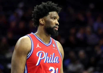 Joel Embid, astro do Philadelphia 76ers (foto: NBA.com)